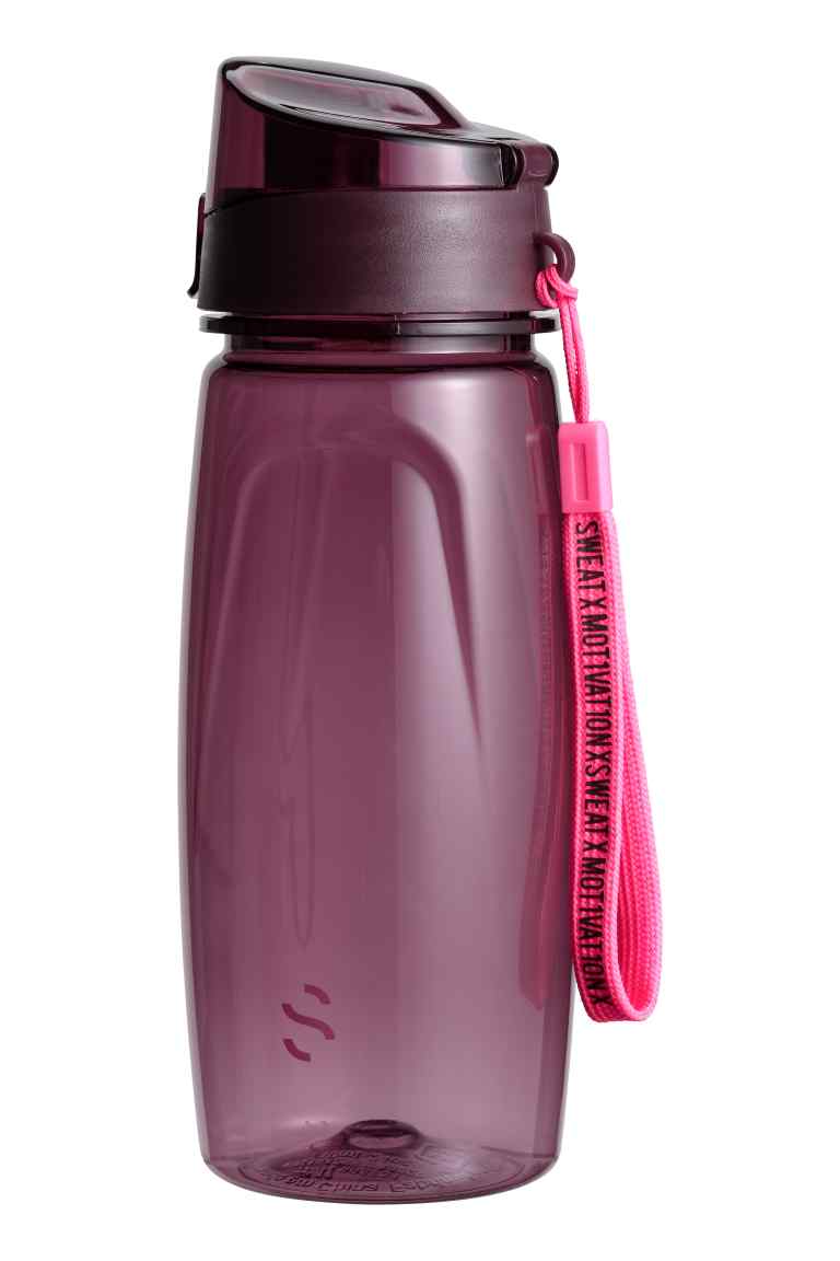 Water bottle with a lid